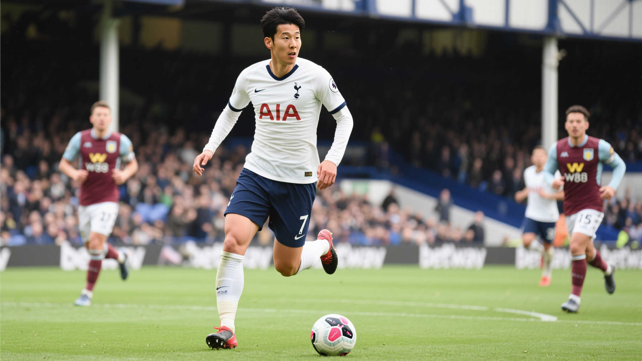 作为俱乐部历史上最重要的外援之一，孙兴慜自2015