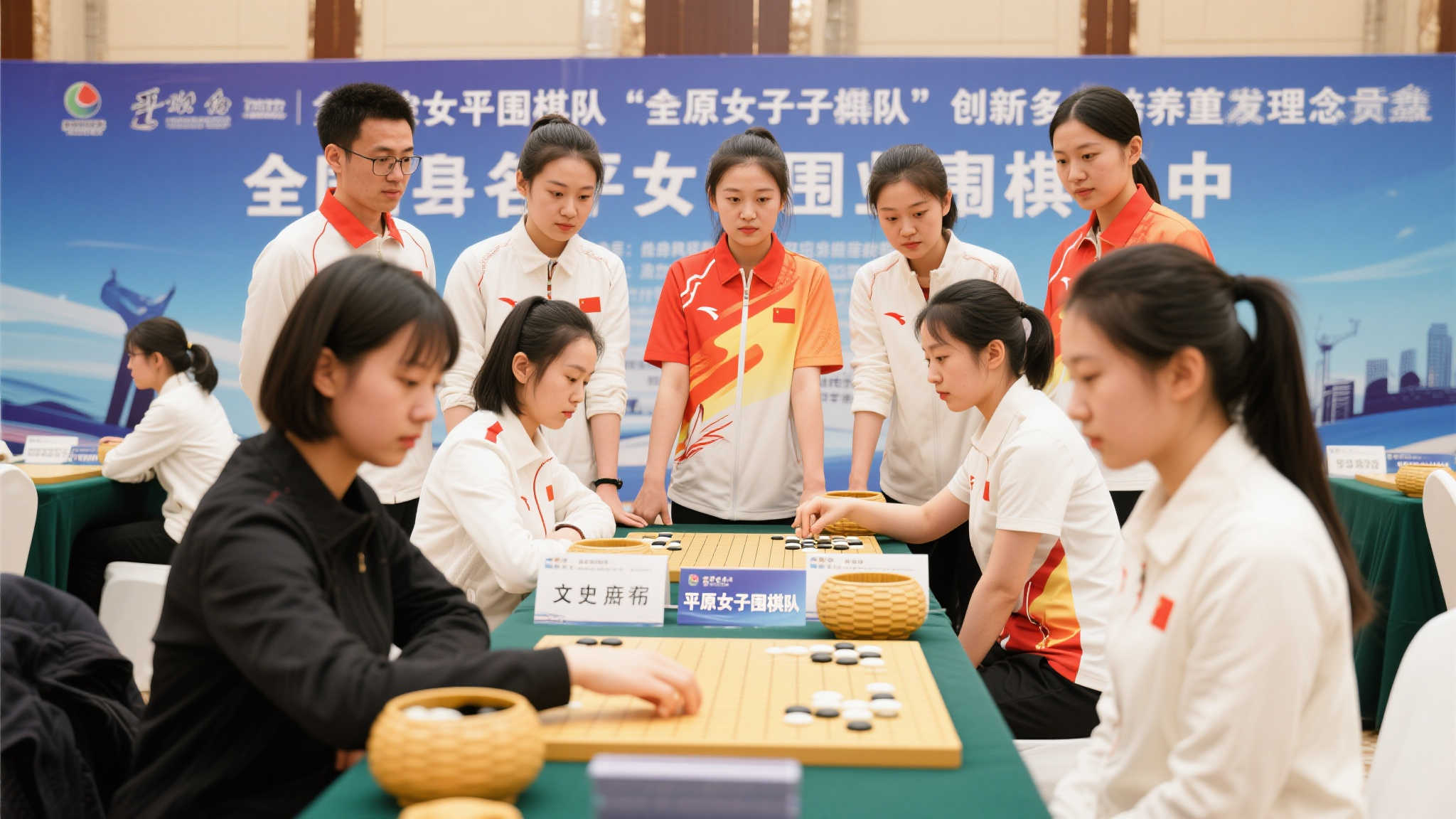 历史上，男子往往占据大部分职业棋牌比赛版图，但这并